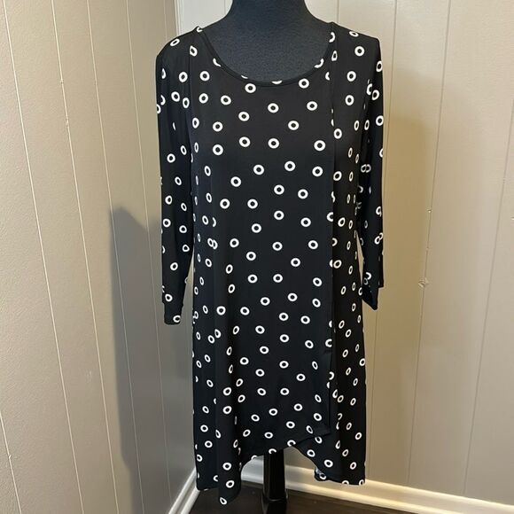 Chico’s black/white grommet dot stretch tunic. High-low hem. Size 0 (small/4). - Picture 4 of 8